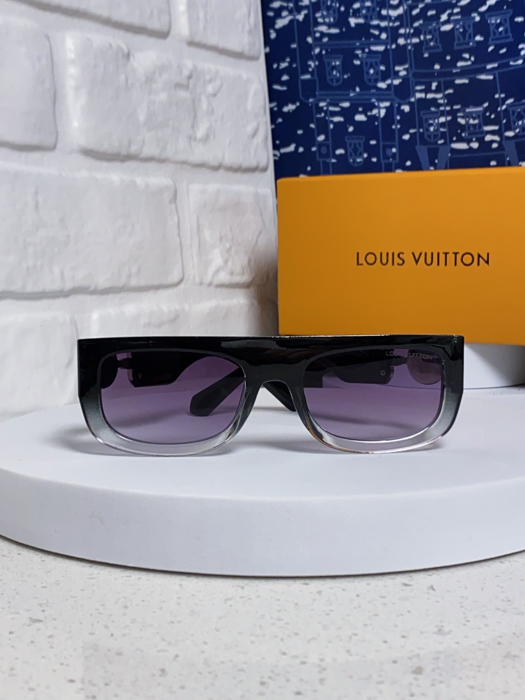 LouisVuitton路易威登 2026新款LV墨镜男士女士通用方框防紫外线休闲太阳镜Z2196W