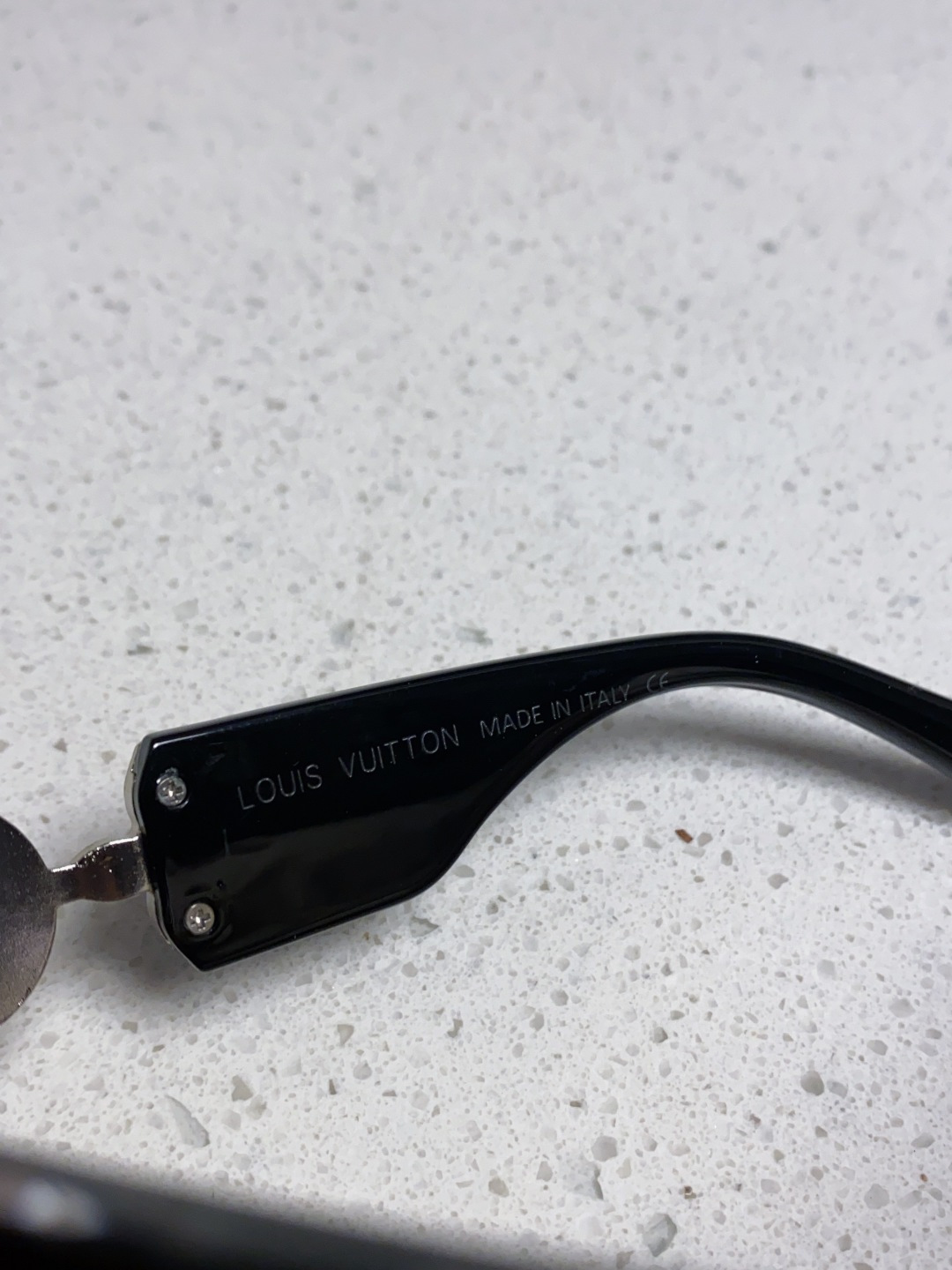 LouisVuitton路易威登 2026新款LV墨镜男士女士通用方框防紫外线休闲太阳镜Z2196W