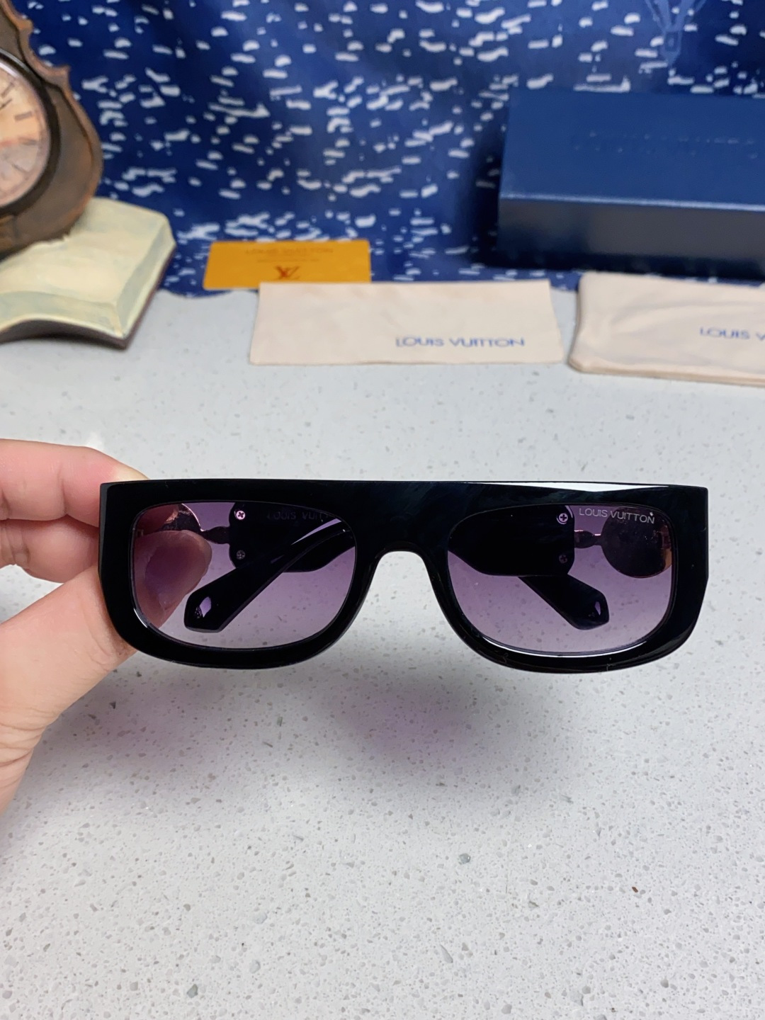 LouisVuitton路易威登 2026新款LV墨镜男士女士通用方框防紫外线休闲太阳镜Z2196W