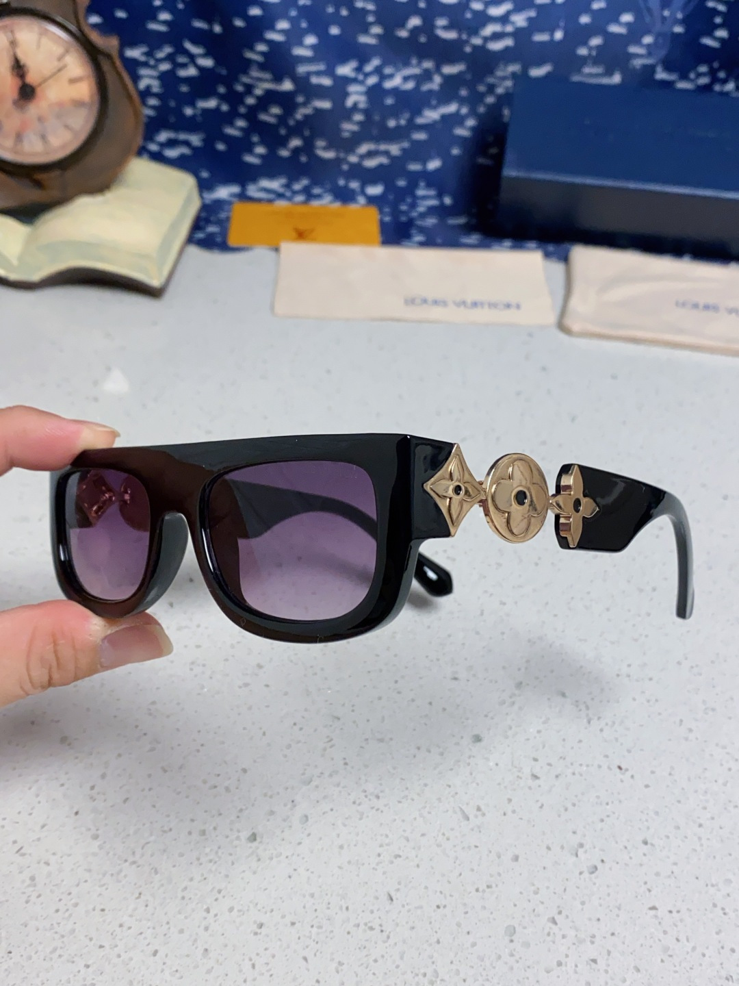 LouisVuitton路易威登 2026新款LV墨镜男士女士通用方框防紫外线休闲太阳镜Z2196W