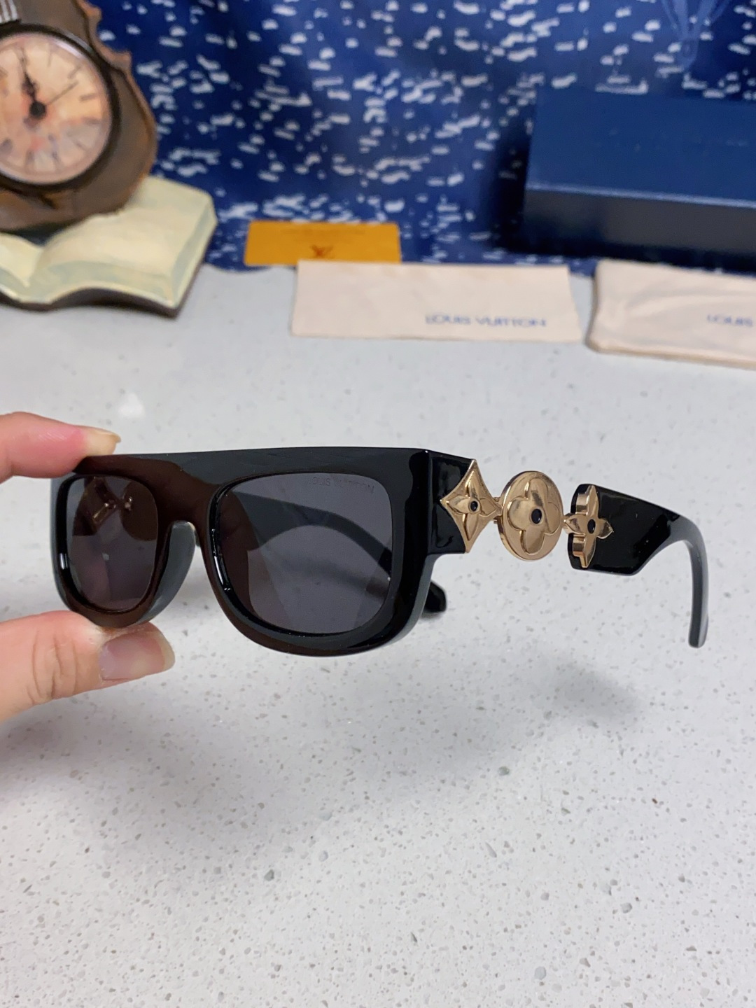 LouisVuitton路易威登 2026新款LV墨镜男士女士通用方框防紫外线休闲太阳镜Z2196W