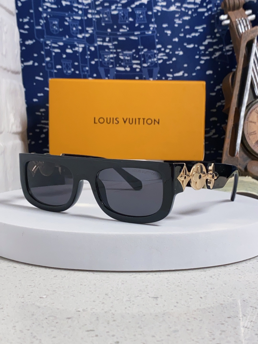 LouisVuitton路易威登 2026新款LV墨镜男士女士通用方框防紫外线休闲太阳镜Z2196W