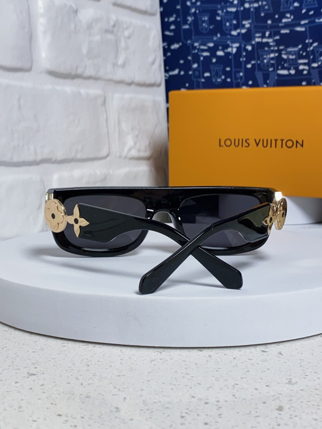 LouisVuitton路易威登 2026新款LV墨镜男士女士通用方框防紫外线休闲太阳镜Z2196W