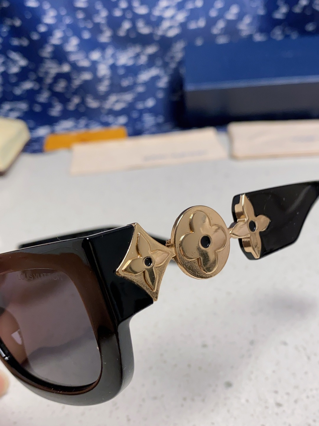 LouisVuitton路易威登 2026新款LV墨镜男士女士通用方框防紫外线休闲太阳镜Z2196W