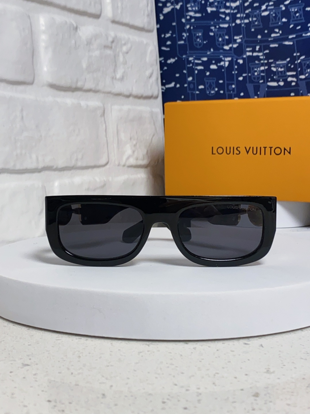 LouisVuitton路易威登 2026新款LV墨镜男士女士通用方框防紫外线休闲太阳镜Z2196W