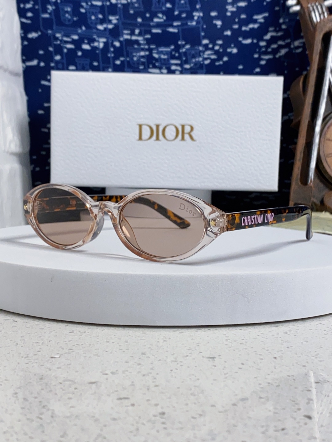 Dior迪奥 2025新款椭圆形猫眼墨镜女士迪丽热巴胶片同款高级感街拍防嗮太阳镜