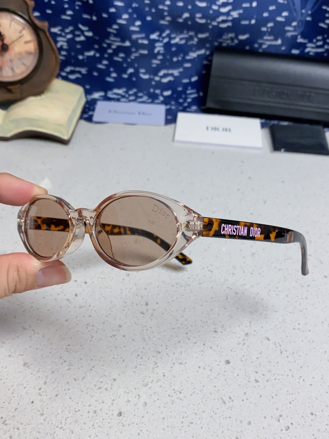 Dior迪奥 2025新款椭圆形猫眼墨镜女士迪丽热巴胶片同款高级感街拍防嗮太阳镜