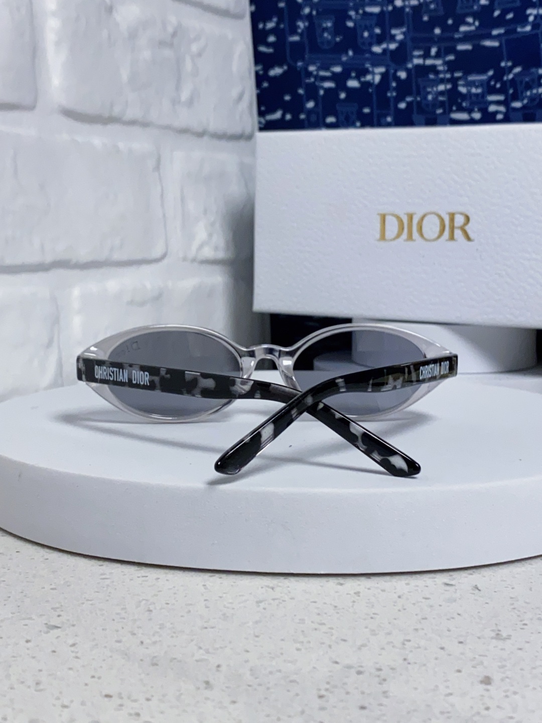 Dior迪奥 2025新款椭圆形猫眼墨镜女士迪丽热巴胶片同款高级感街拍防嗮太阳镜