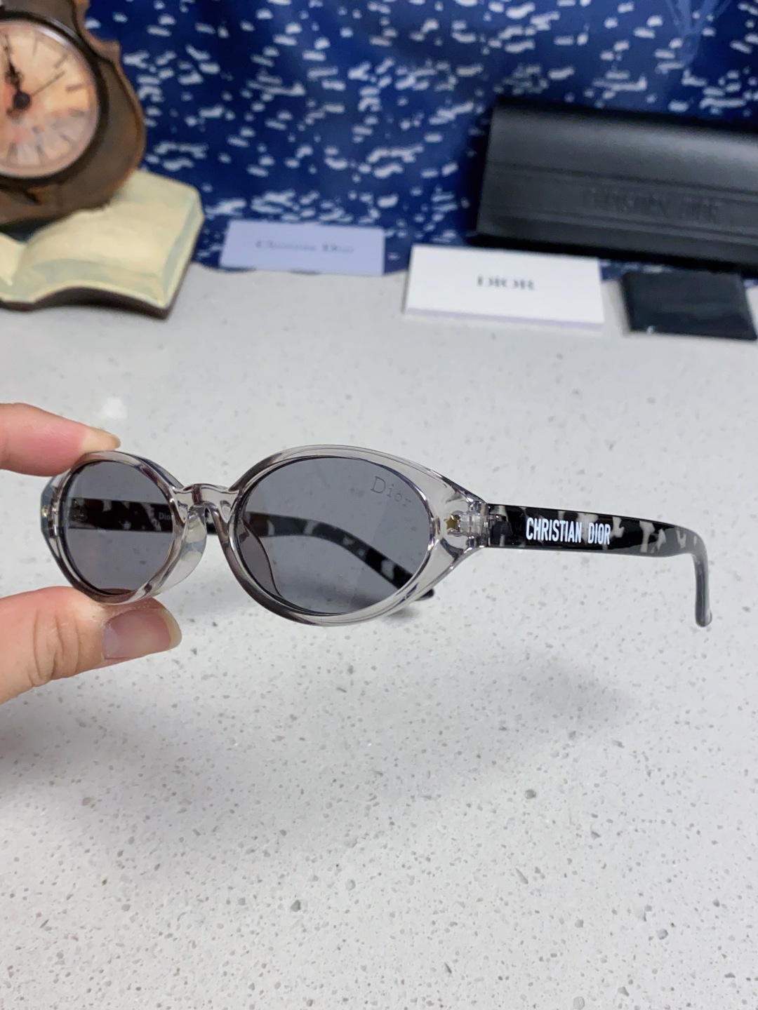 Dior迪奥 2025新款椭圆形猫眼墨镜女士迪丽热巴胶片同款高级感街拍防嗮太阳镜