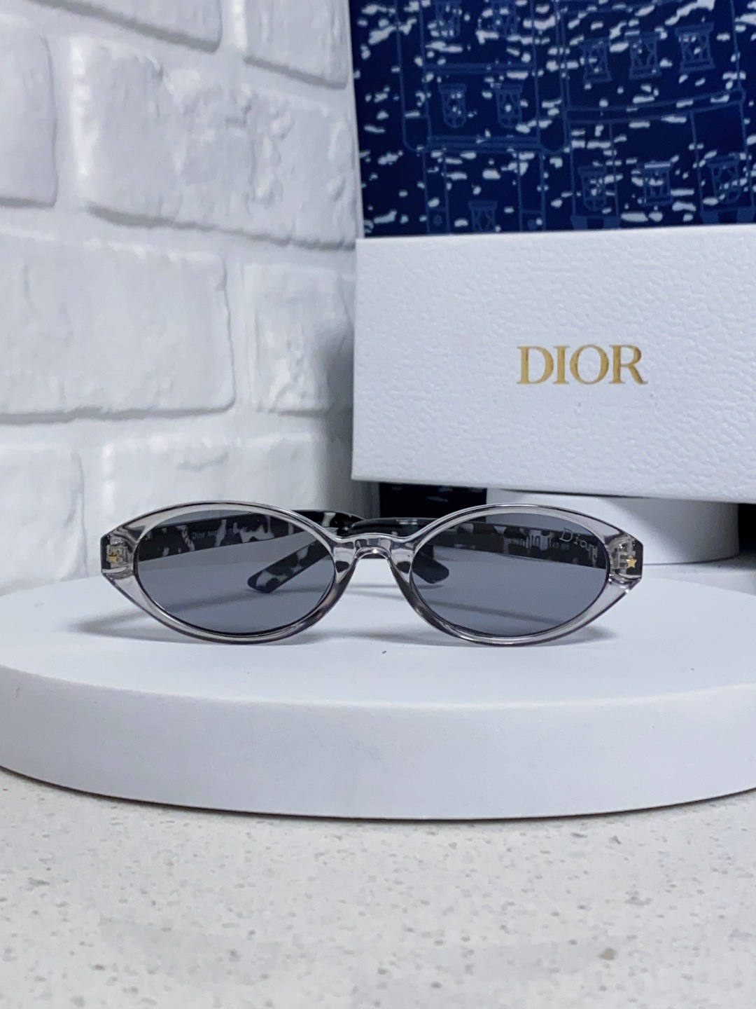 Dior迪奥 2025新款椭圆形猫眼墨镜女士迪丽热巴胶片同款高级感街拍防嗮太阳镜