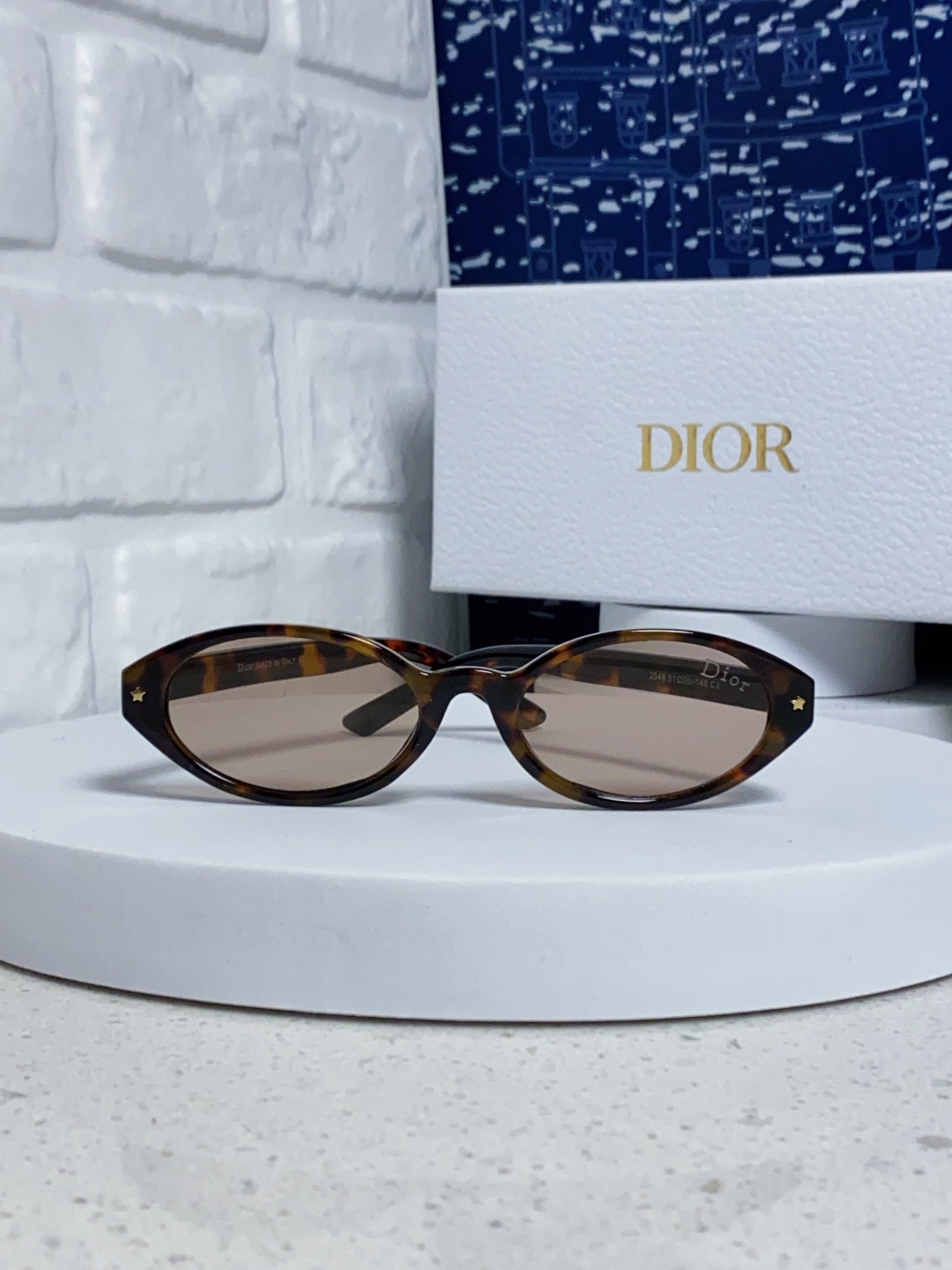 Dior迪奥 2025新款椭圆形猫眼墨镜女士迪丽热巴胶片同款高级感街拍防嗮太阳镜