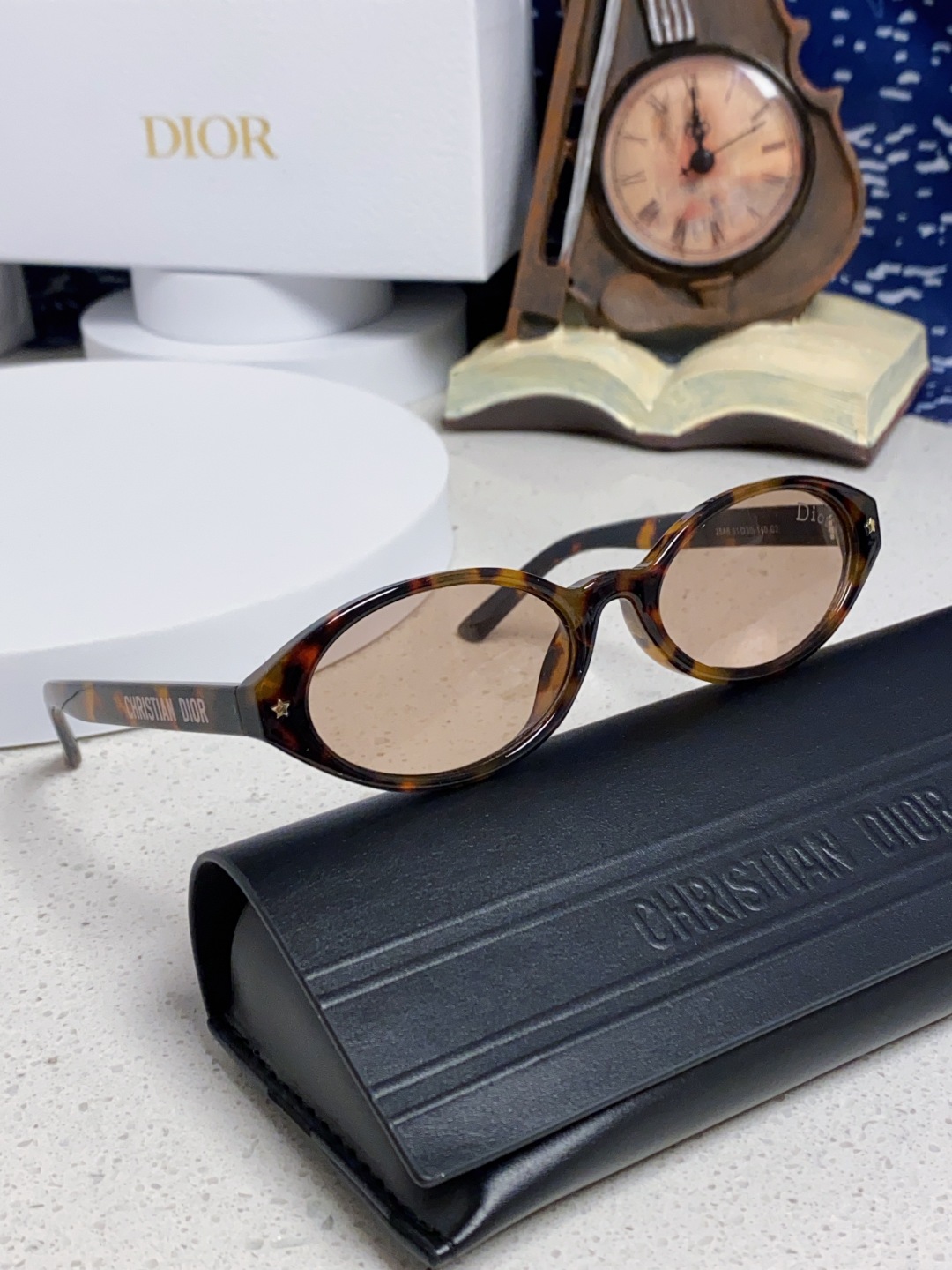 Dior迪奥 2025新款椭圆形猫眼墨镜女士迪丽热巴胶片同款高级感街拍防嗮太阳镜