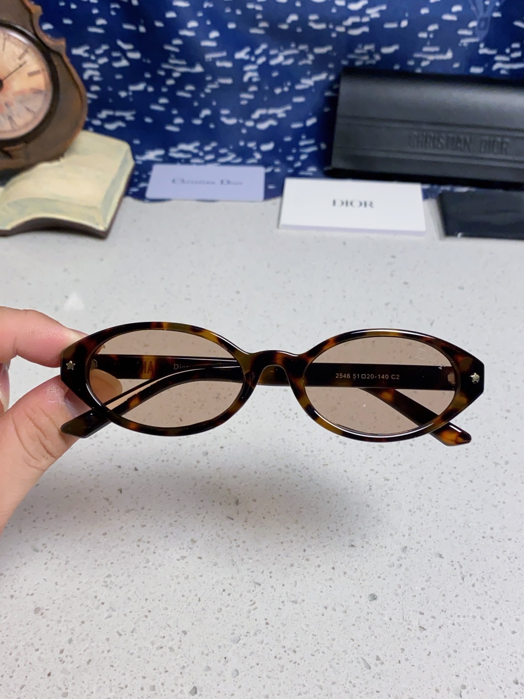 Dior迪奥 2025新款椭圆形猫眼墨镜女士迪丽热巴胶片同款高级感街拍防嗮太阳镜