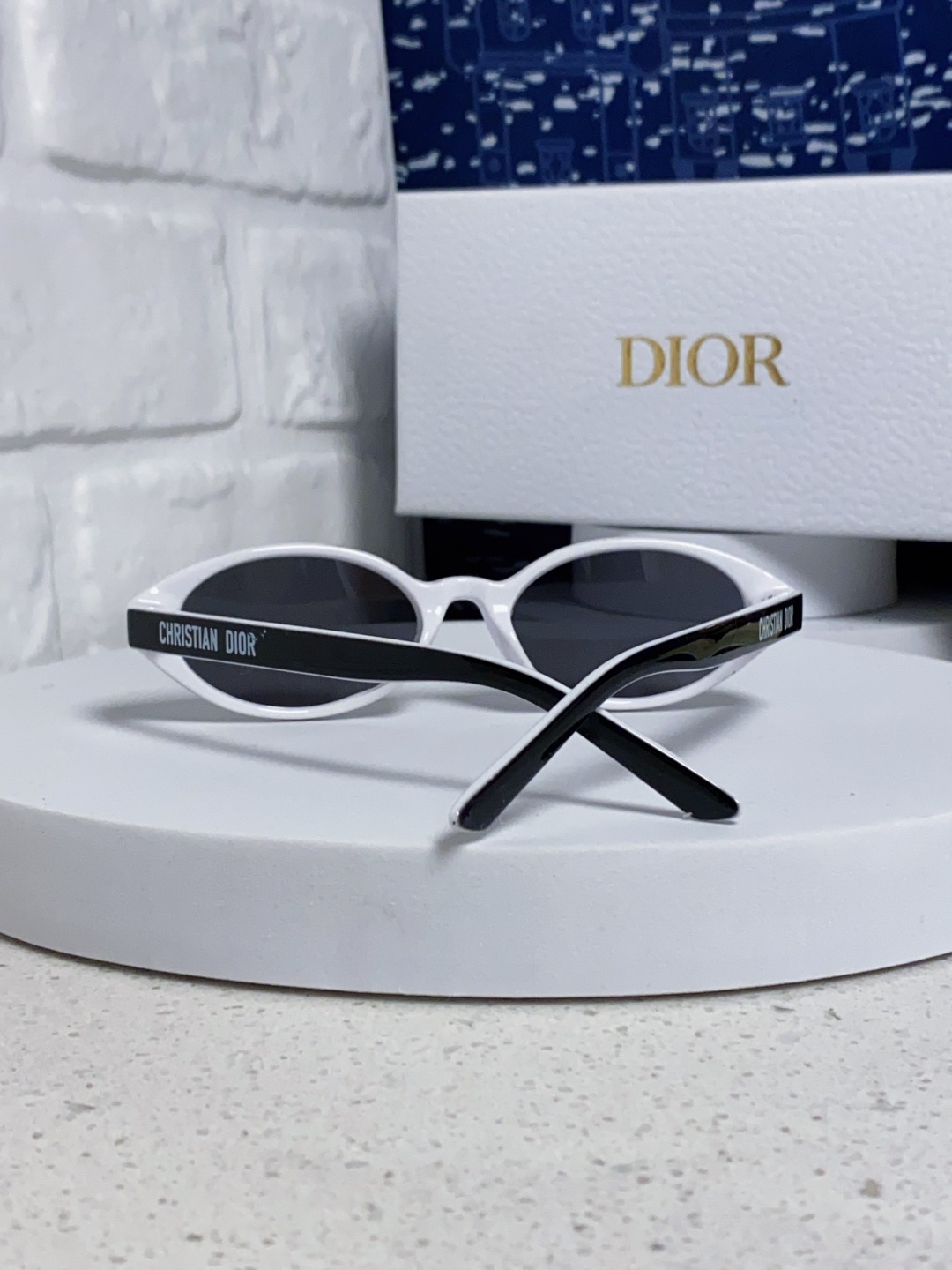 Dior迪奥 2025新款椭圆形猫眼墨镜女士迪丽热巴胶片同款高级感街拍防嗮太阳镜