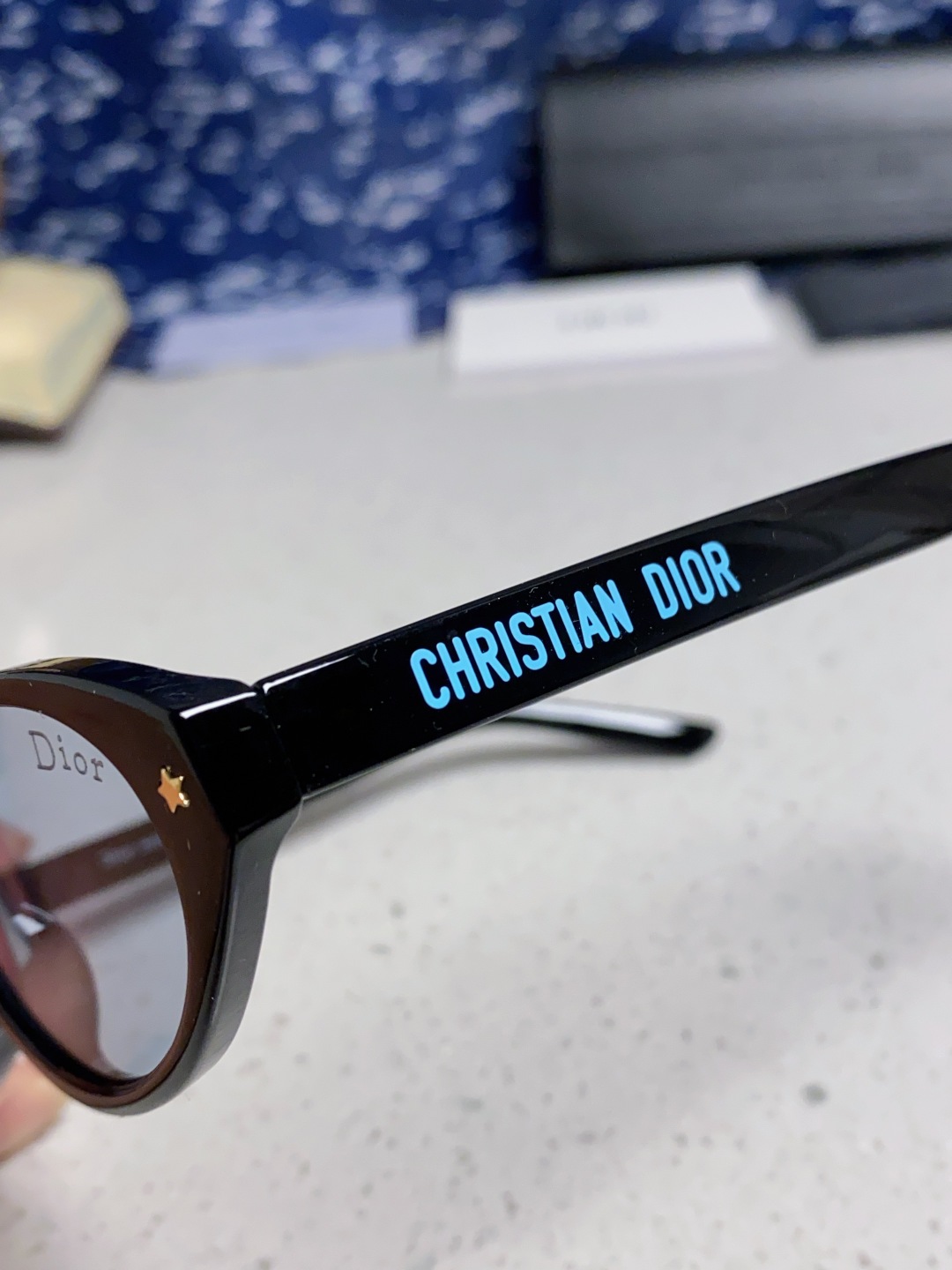 Dior迪奥 2025新款椭圆形猫眼墨镜女士迪丽热巴胶片同款高级感街拍防嗮太阳镜