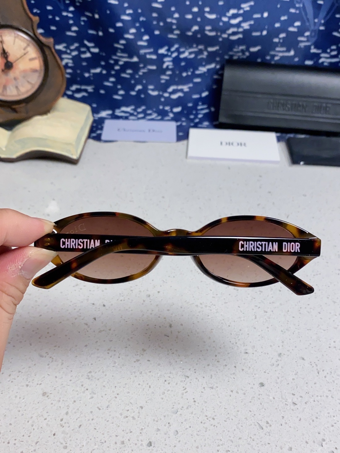 Dior迪奥 2025新款椭圆形猫眼墨镜女士迪丽热巴胶片同款高级感街拍防嗮太阳镜