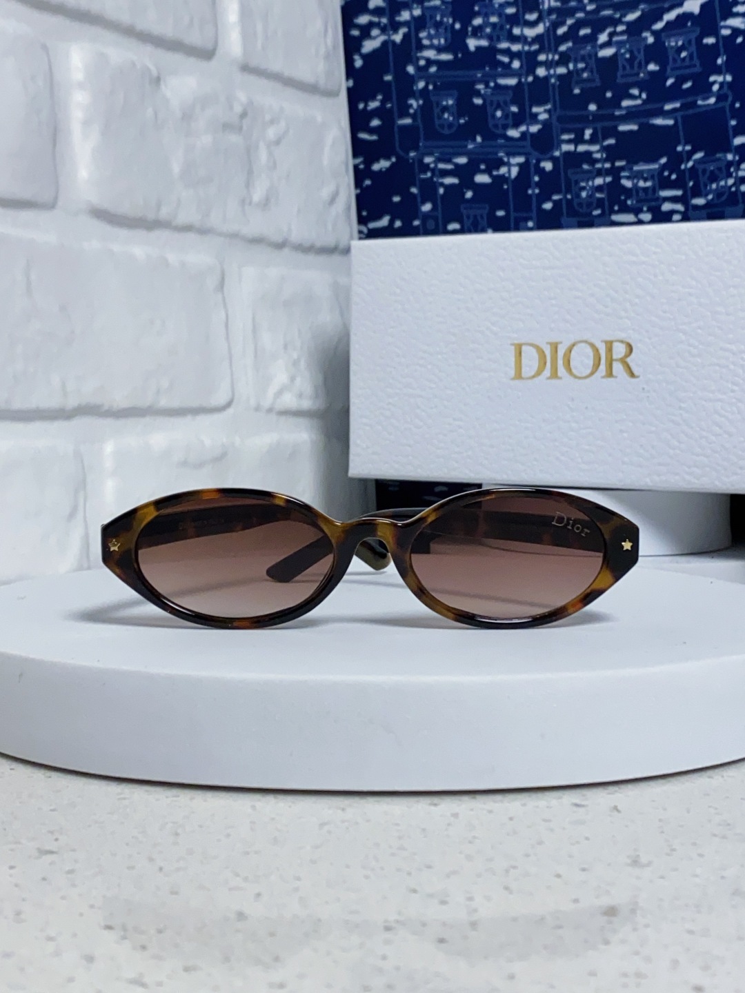 Dior迪奥 2025新款椭圆形猫眼墨镜女士迪丽热巴胶片同款高级感街拍防嗮太阳镜