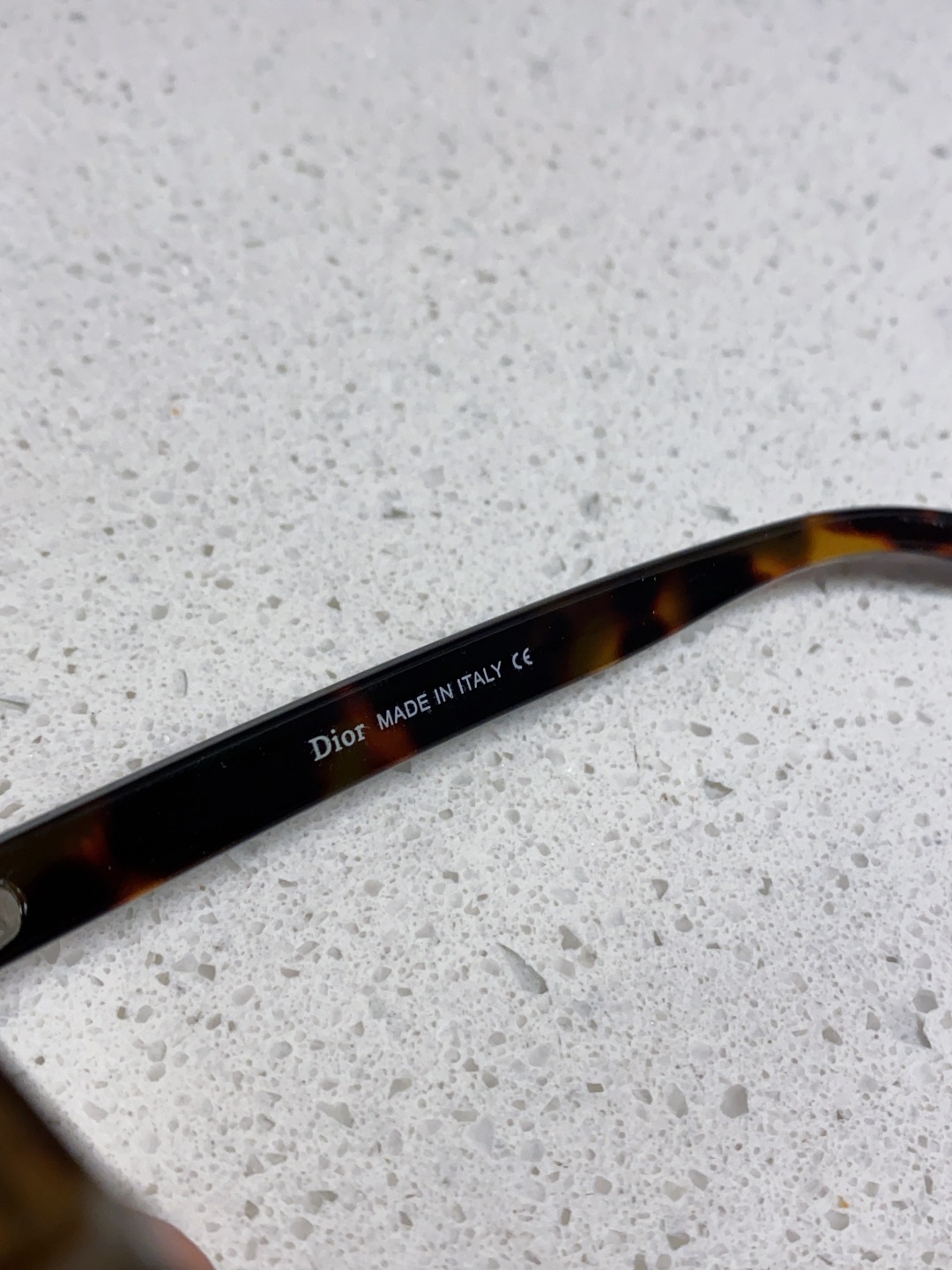 Dior迪奥 2025新款椭圆形猫眼墨镜女士迪丽热巴胶片同款高级感街拍防嗮太阳镜