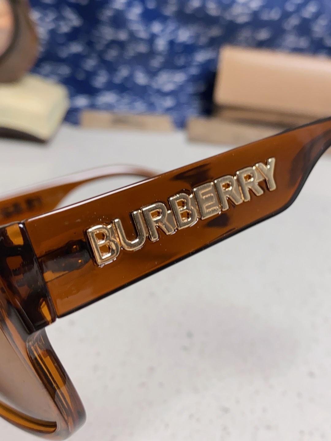 Burberry巴宝莉 2025新款方形户外偏光太阳镜经典百搭男女墨镜钓鱼运动眼镜 男女通用