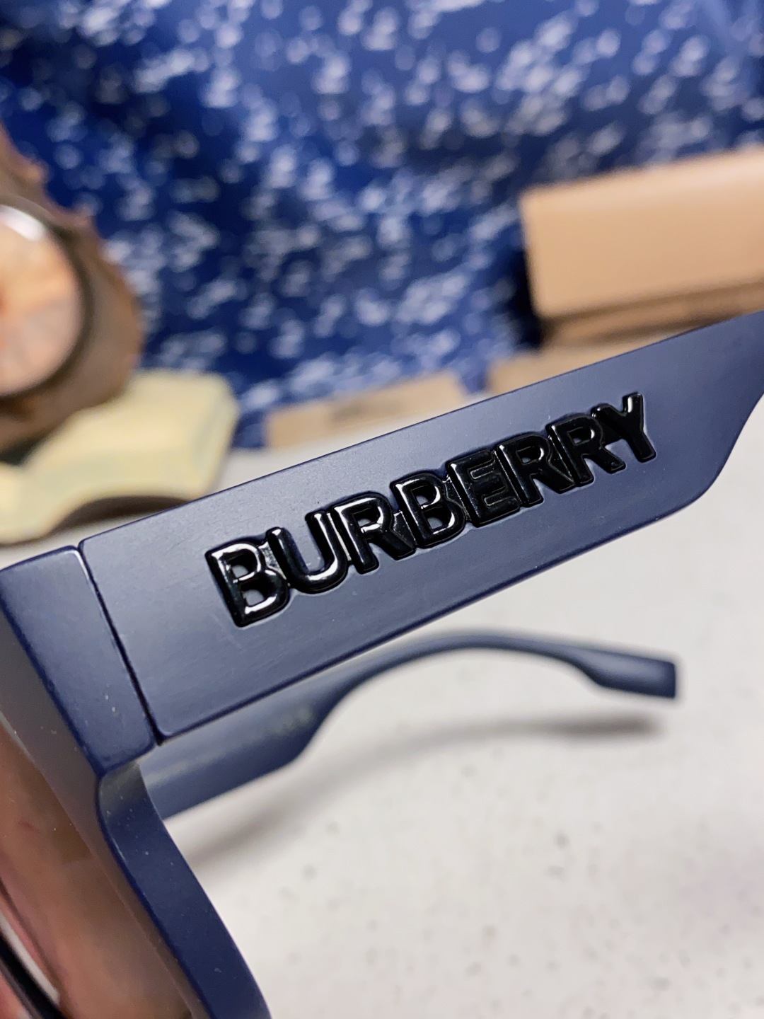 Burberry巴宝莉 2025新款方形户外偏光太阳镜经典百搭男女墨镜钓鱼运动眼镜 男女通用