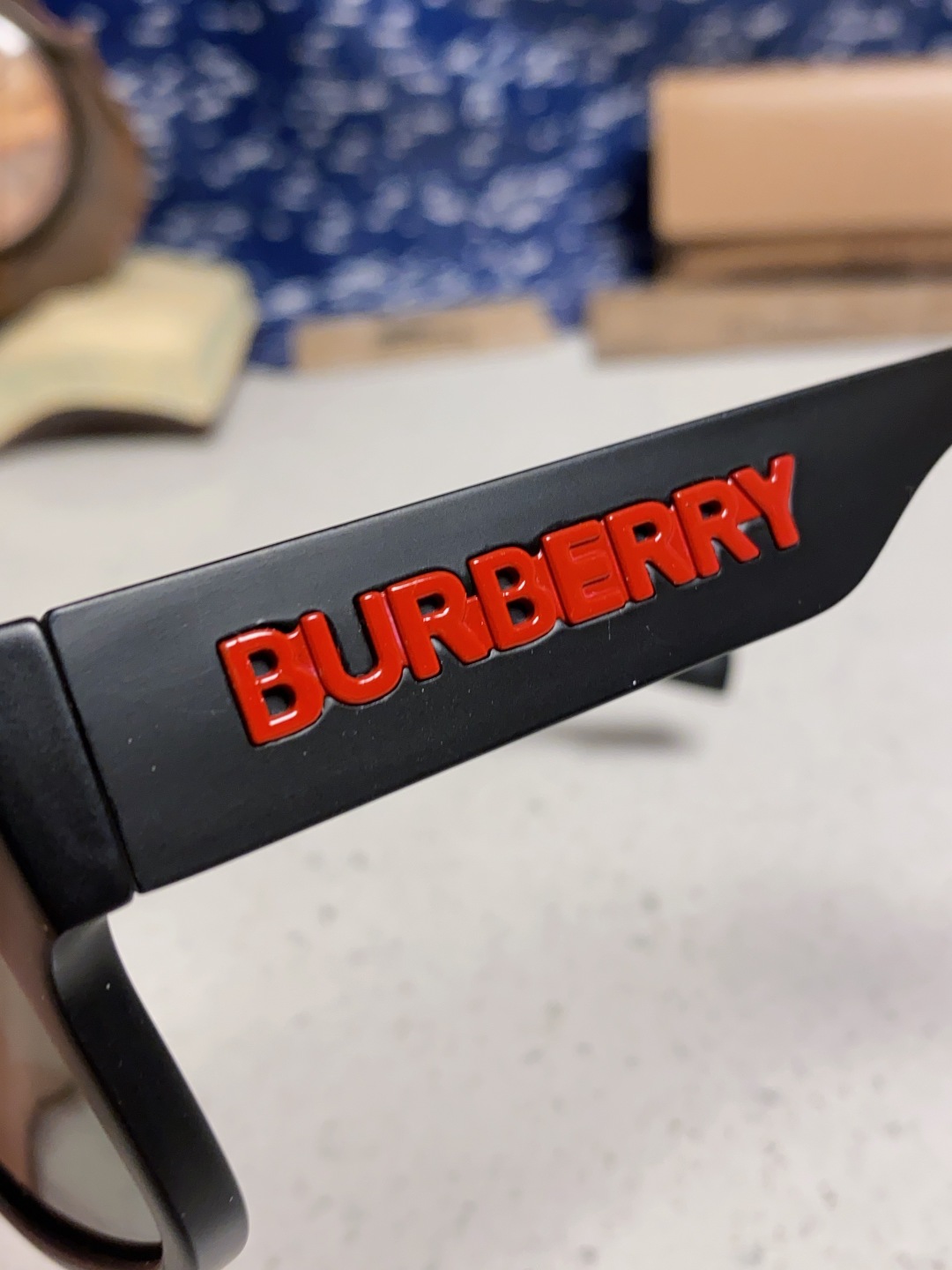 Burberry巴宝莉 2025新款方形户外偏光太阳镜经典百搭男女墨镜钓鱼运动眼镜 男女通用