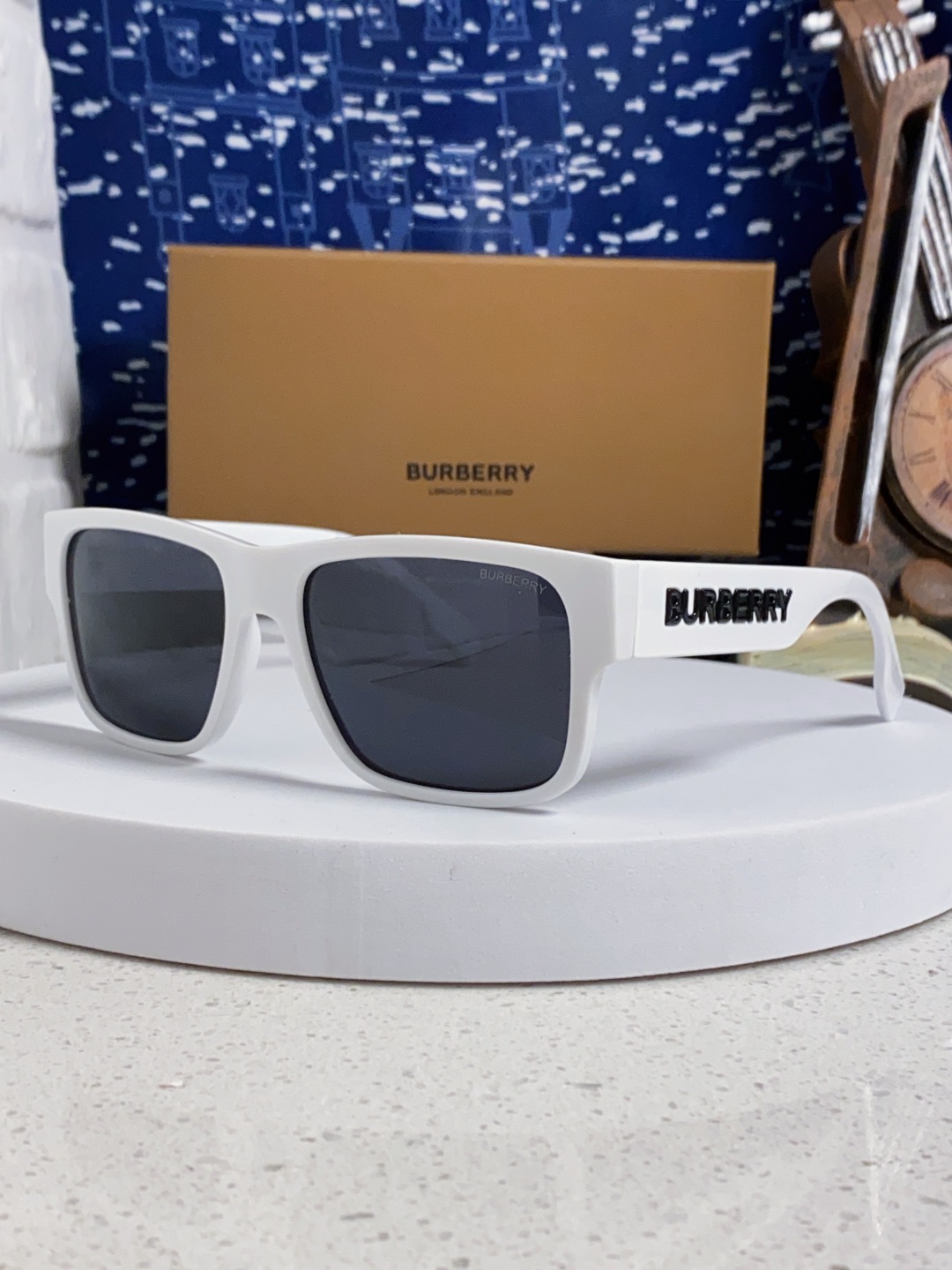 Burberry巴宝莉 2025新款方形户外偏光太阳镜经典百搭男女墨镜钓鱼运动眼镜 男女通用