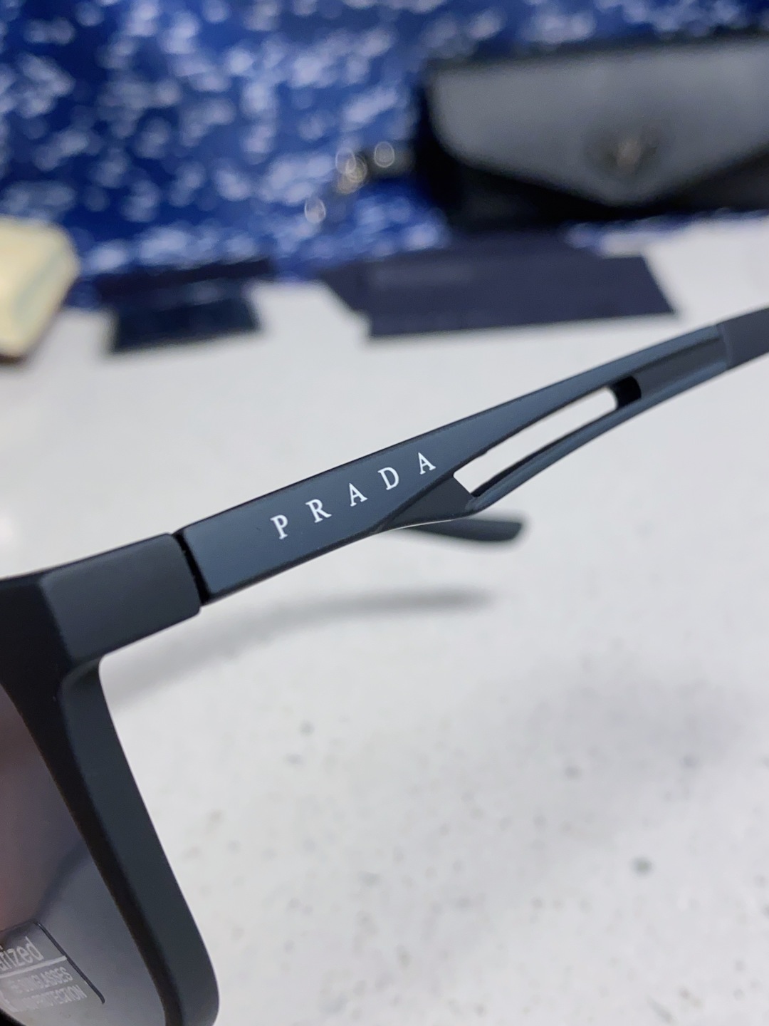 Prada普拉达 2025新款潮牌马拉松偏光彩色环保防紫外线男女网球跑步UV个性开车眼镜