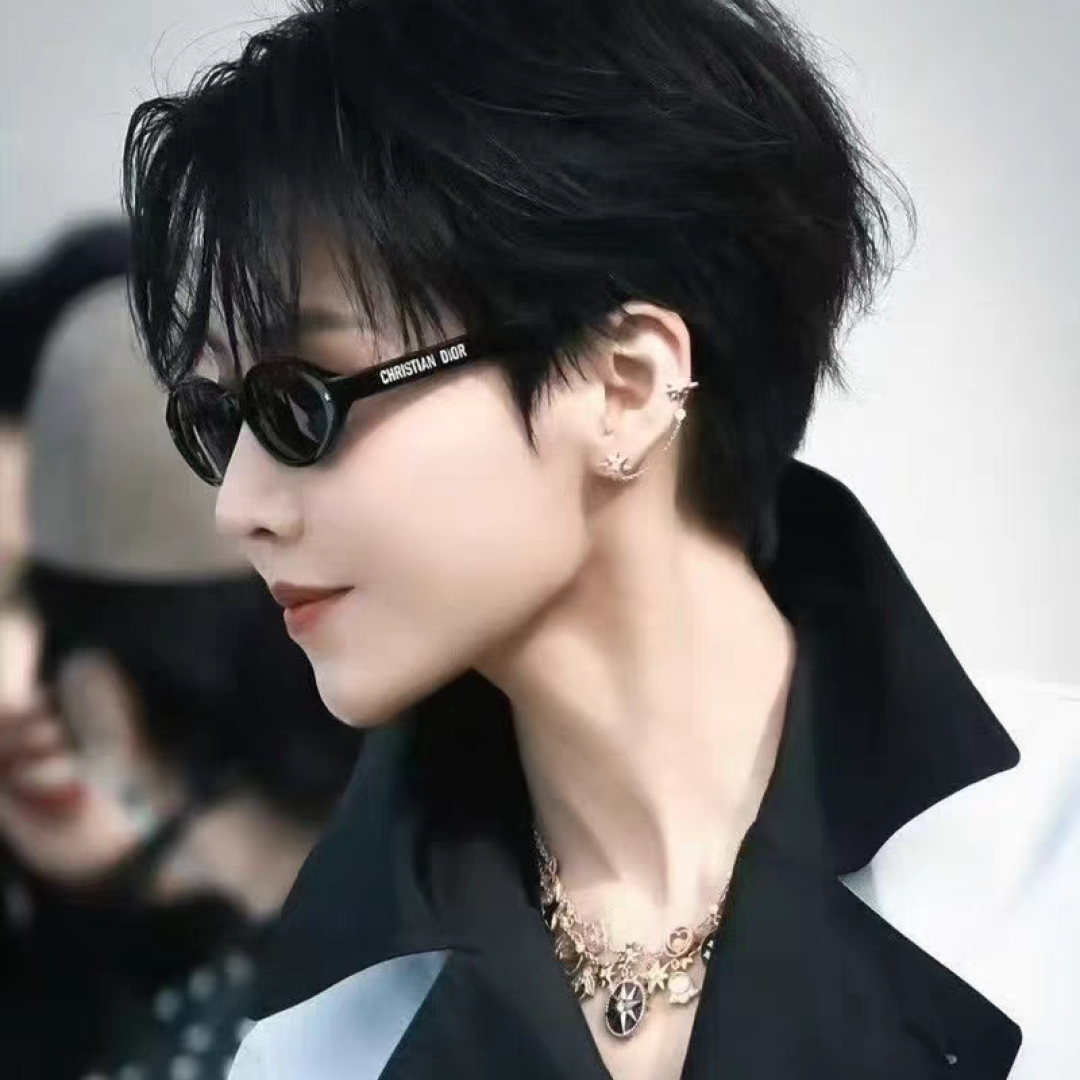 Dior迪奥 2025新款椭圆形猫眼墨镜女士迪丽热巴胶片同款高级感街拍防嗮太阳镜