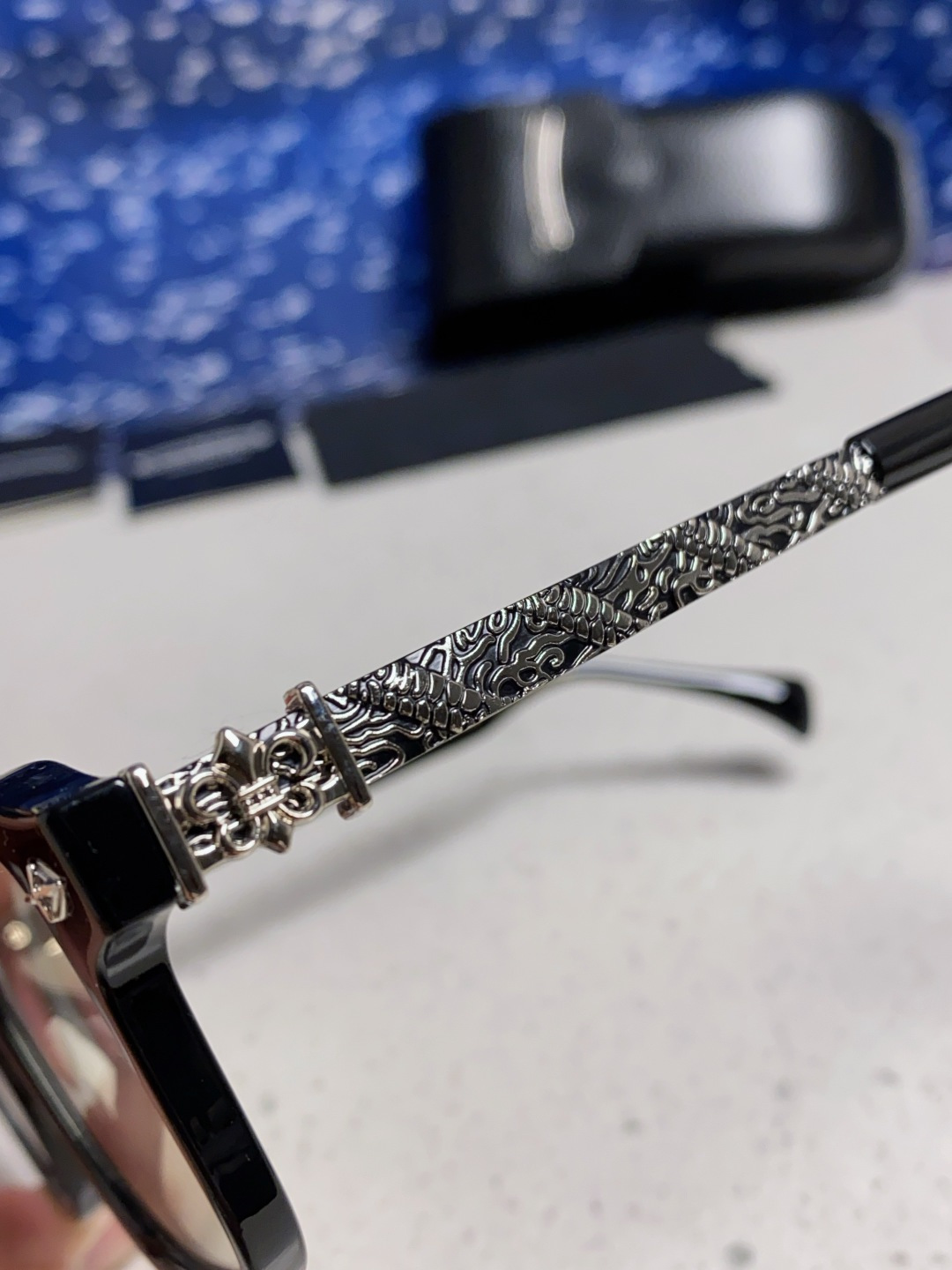  Chrome Hearts克罗心 2025新款复古超轻太阳镜男士偏光开车专用高级感 防紫外线变色太阳镜