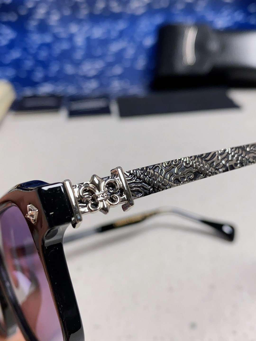  Chrome Hearts克罗心 2025新款复古超轻太阳镜男士偏光开车专用高级感 防紫外线变色太阳镜