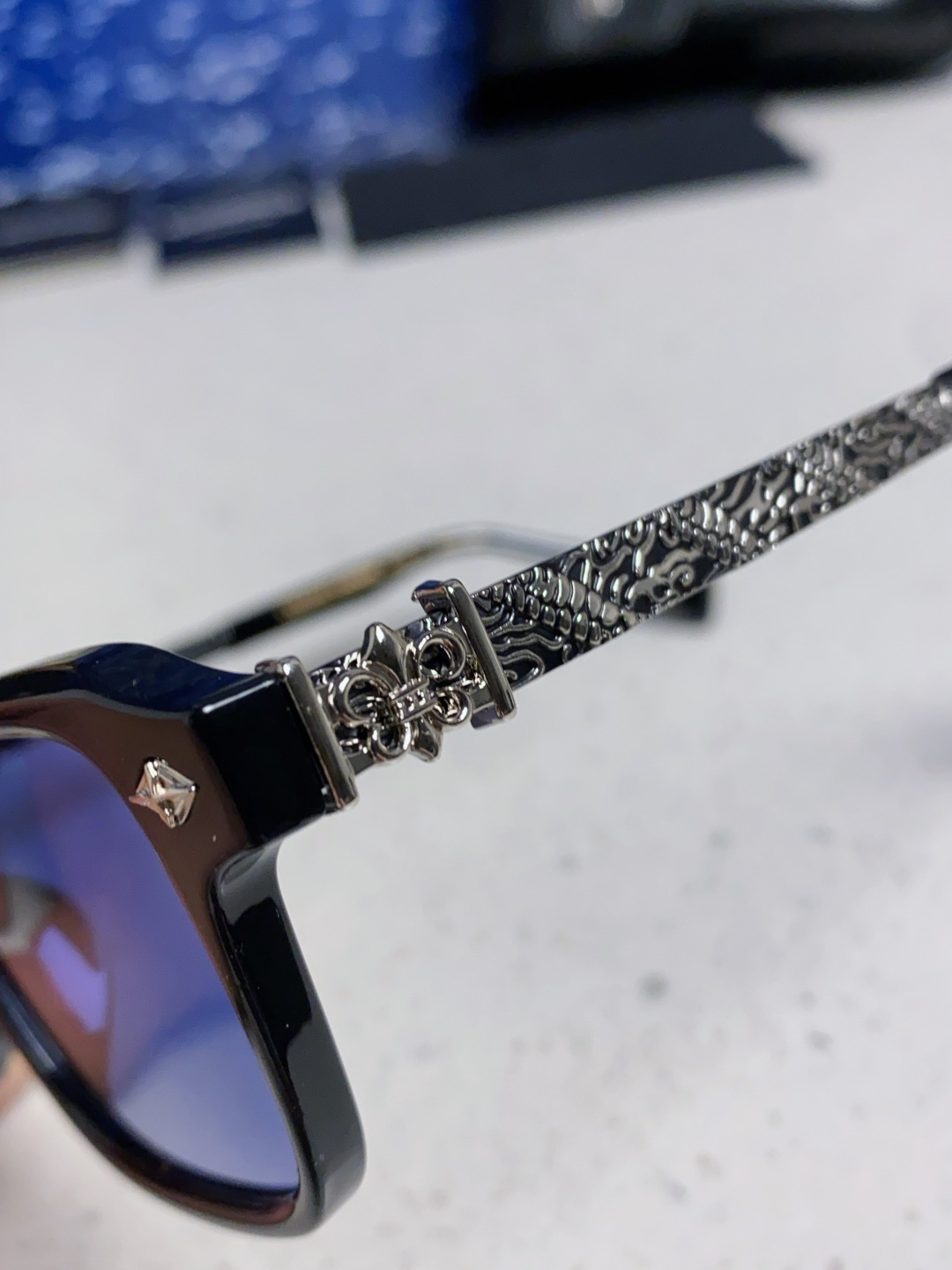  Chrome Hearts克罗心 2025新款复古超轻太阳镜男士偏光开车专用高级感 防紫外线变色太阳镜