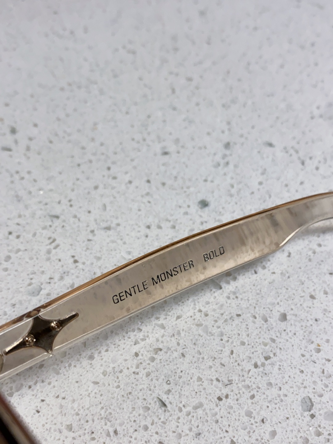 Gentle Moster(GM) 2025新款椭圆形 墨镜女高级感ins潮 网红款小框遮阳凹造型防紫外