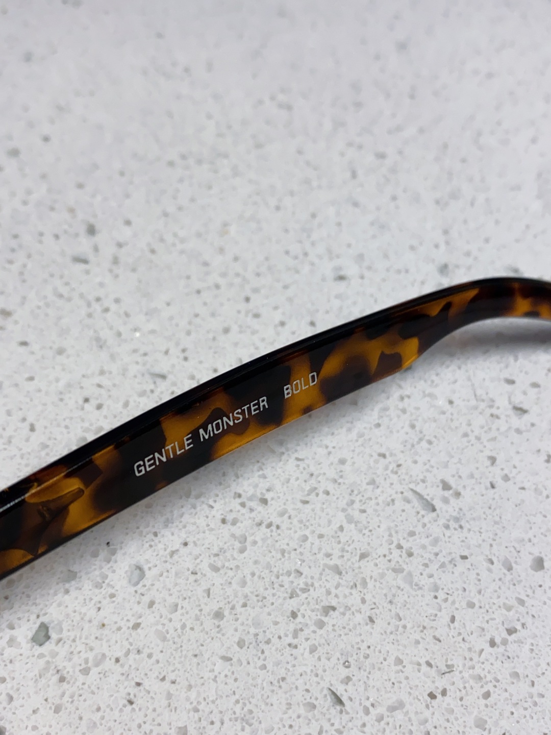 Gentle Moster(GM) 2025新款椭圆形 墨镜女高级感ins潮 网红款小框遮阳凹造型防紫外