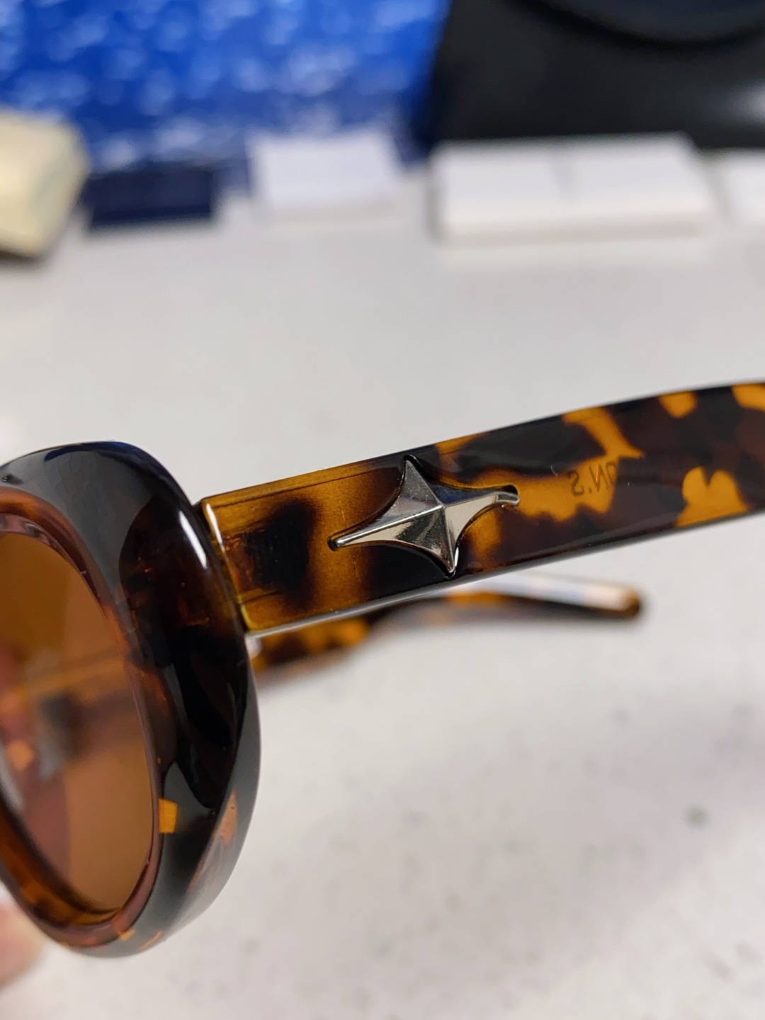 Gentle Moster(GM) 2025新款椭圆形 墨镜女高级感ins潮 网红款小框遮阳凹造型防紫外