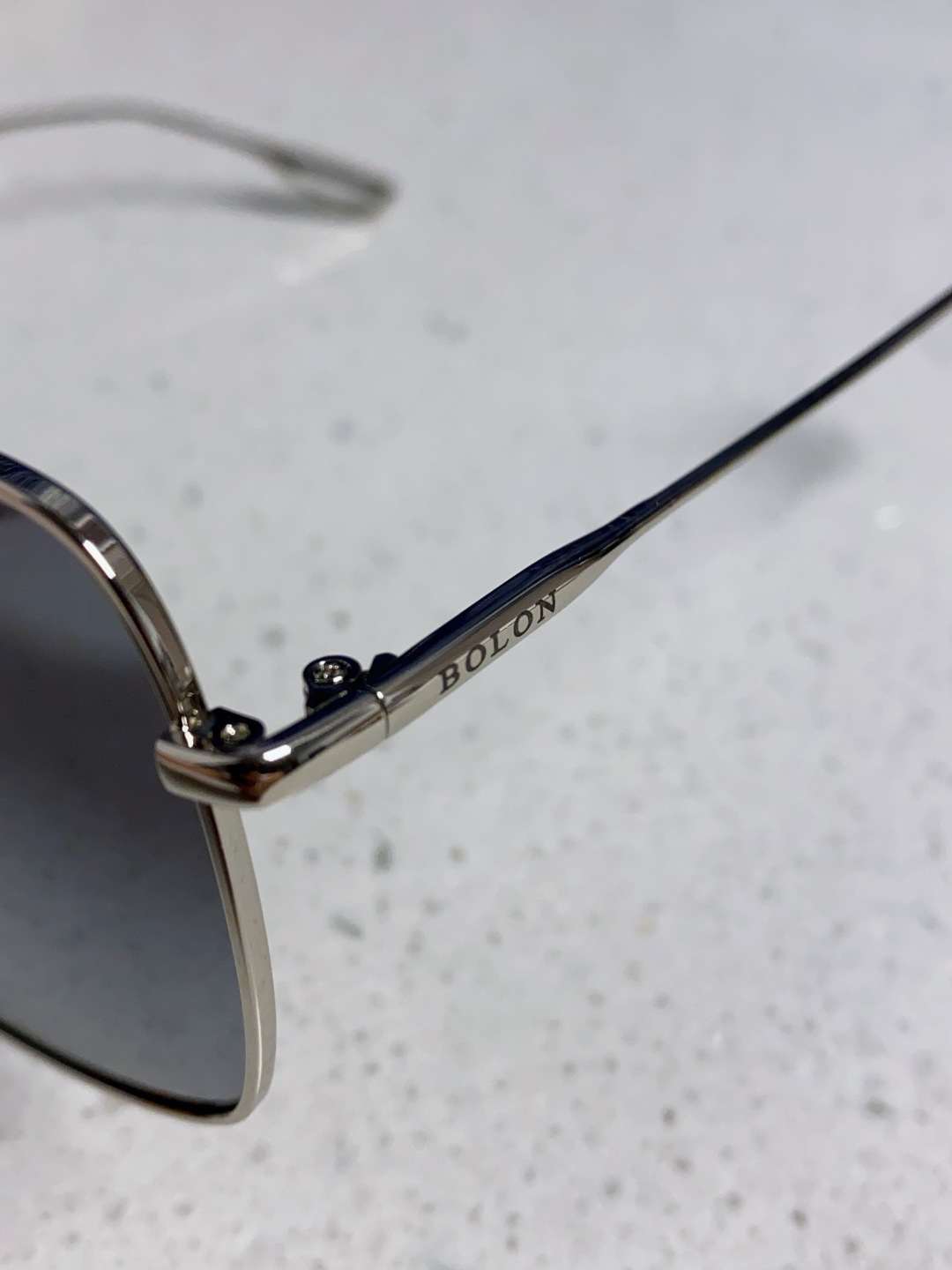 Bolon暴龙 2025新款方形高质感金属框墨镜时尚百搭太阳镜防紫外线开车拍照潮