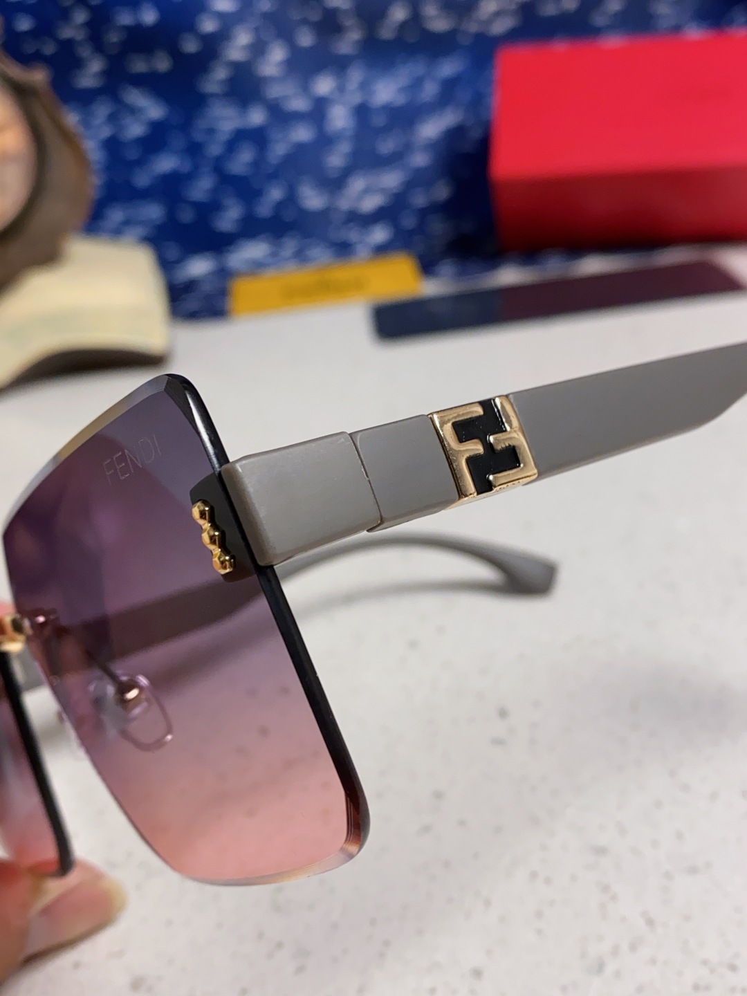 Fendi芬迪 2025新款欧美复古无框墨镜女款高级感防晒方形显瘦防紫外线个性太阳镜