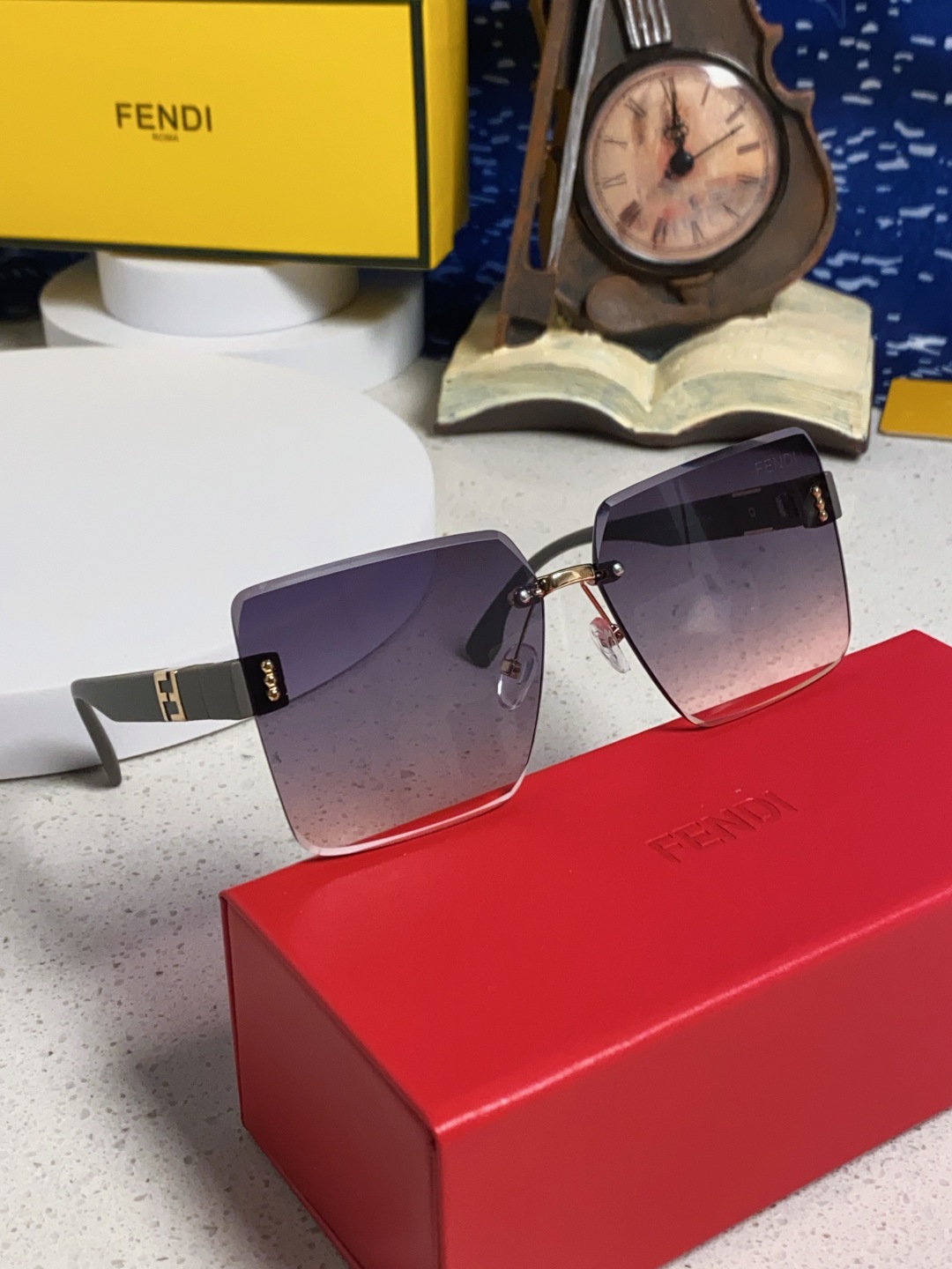 Fendi芬迪 2025新款欧美复古无框墨镜女款高级感防晒方形显瘦防紫外线个性太阳镜