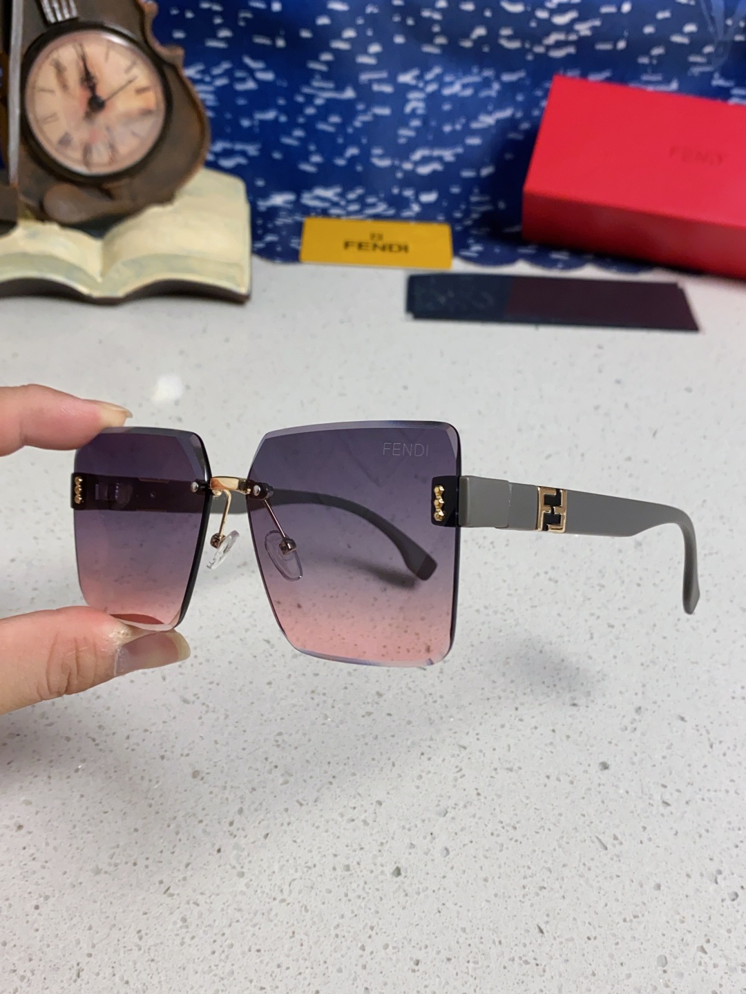 Fendi芬迪 2025新款欧美复古无框墨镜女款高级感防晒方形显瘦防紫外线个性太阳镜