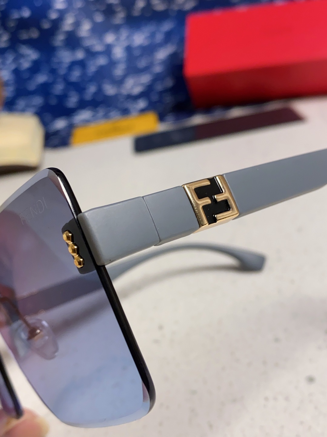 Fendi芬迪 2025新款欧美复古无框墨镜女款高级感防晒方形显瘦防紫外线个性太阳镜