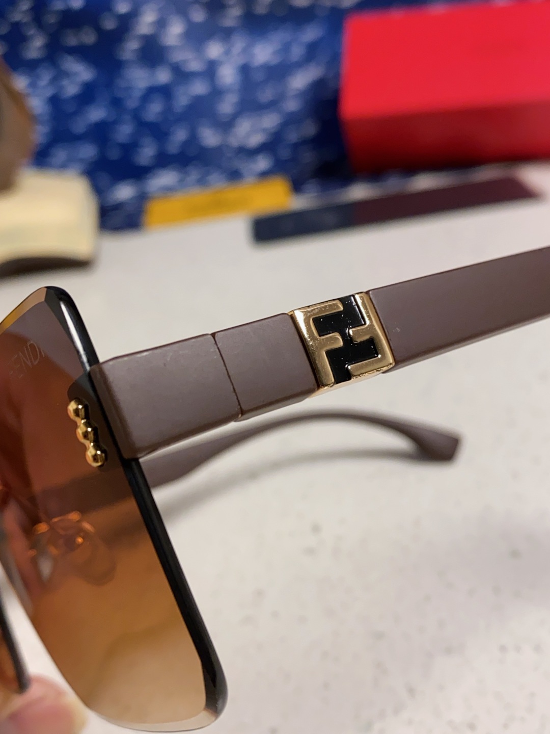 Fendi芬迪 2025新款欧美复古无框墨镜女款高级感防晒方形显瘦防紫外线个性太阳镜