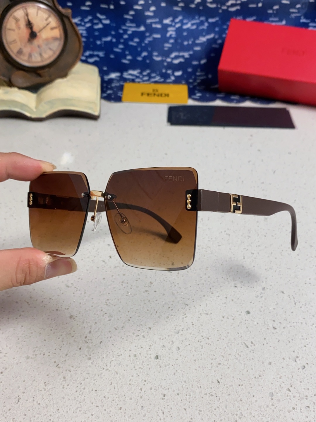 Fendi芬迪 2025新款欧美复古无框墨镜女款高级感防晒方形显瘦防紫外线个性太阳镜
