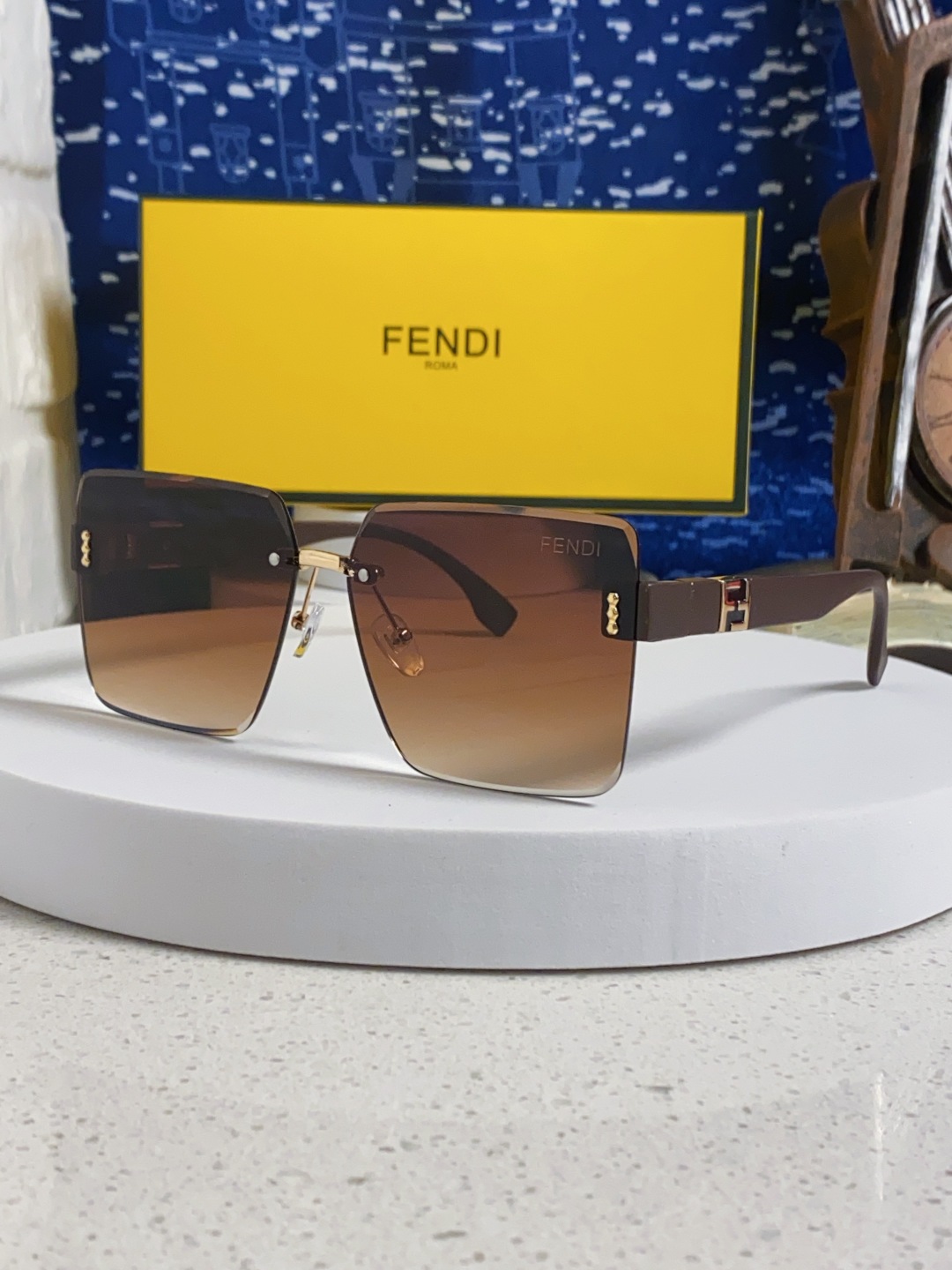 Fendi芬迪 2025新款欧美复古无框墨镜女款高级感防晒方形显瘦防紫外线个性太阳镜