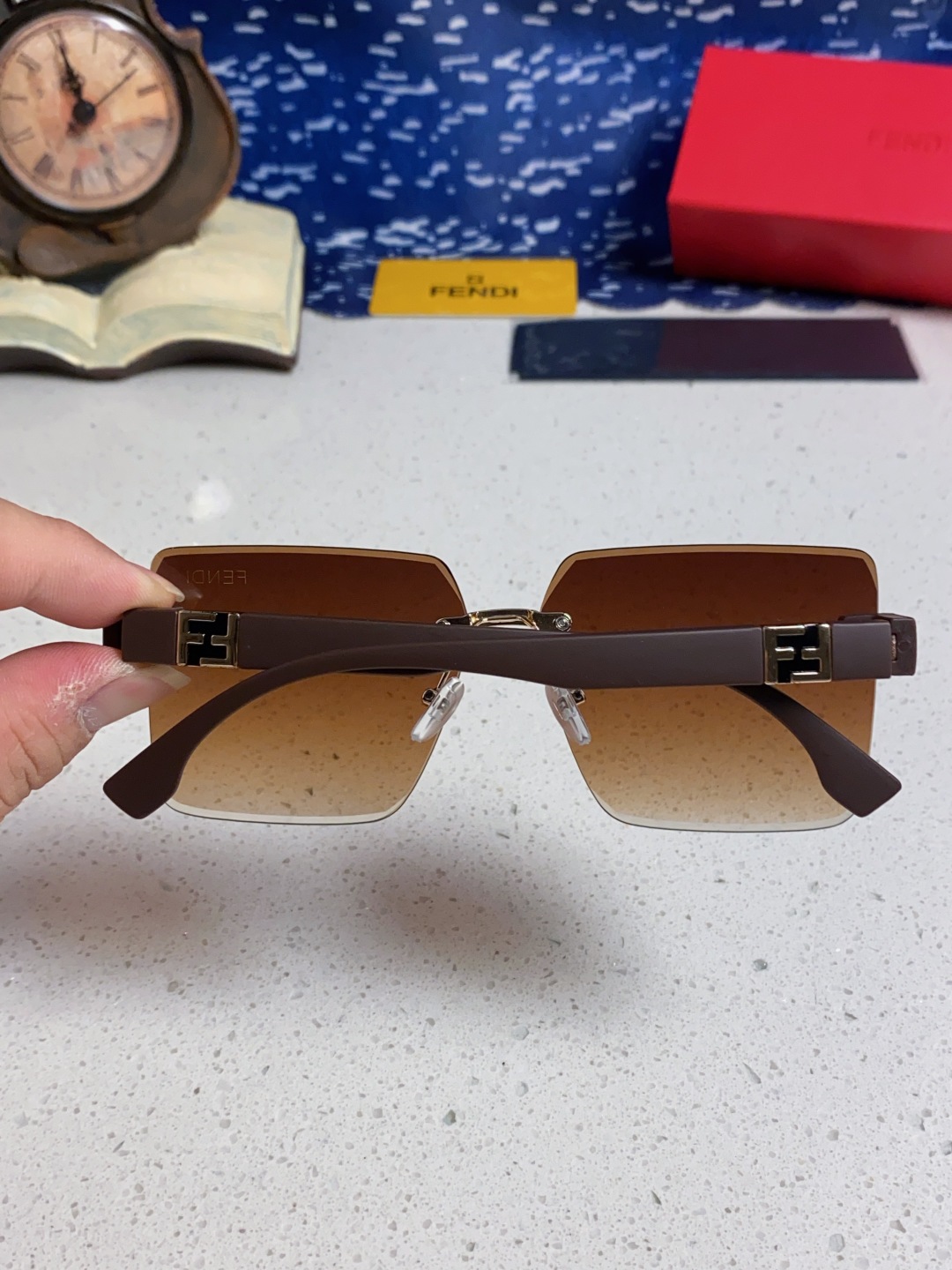 Fendi芬迪 2025新款欧美复古无框墨镜女款高级感防晒方形显瘦防紫外线个性太阳镜