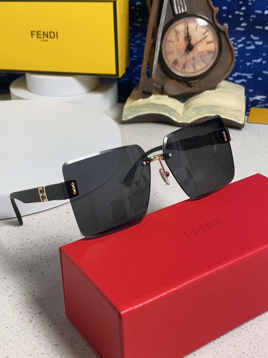 Fendi芬迪 2025新款欧美复古无框墨镜女款高级感防晒方形显瘦防紫外线个性太阳镜
