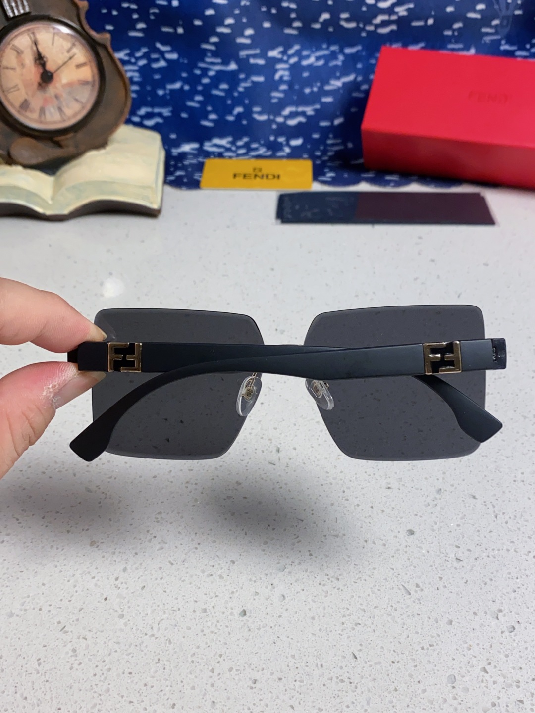 Fendi芬迪 2025新款欧美复古无框墨镜女款高级感防晒方形显瘦防紫外线个性太阳镜