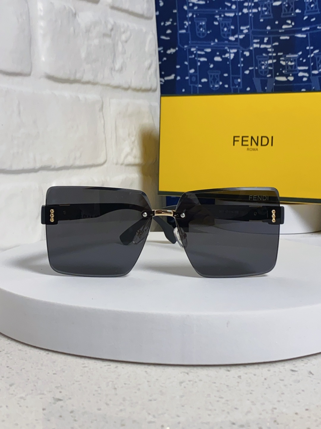 Fendi芬迪 2025新款欧美复古无框墨镜女款高级感防晒方形显瘦防紫外线个性太阳镜