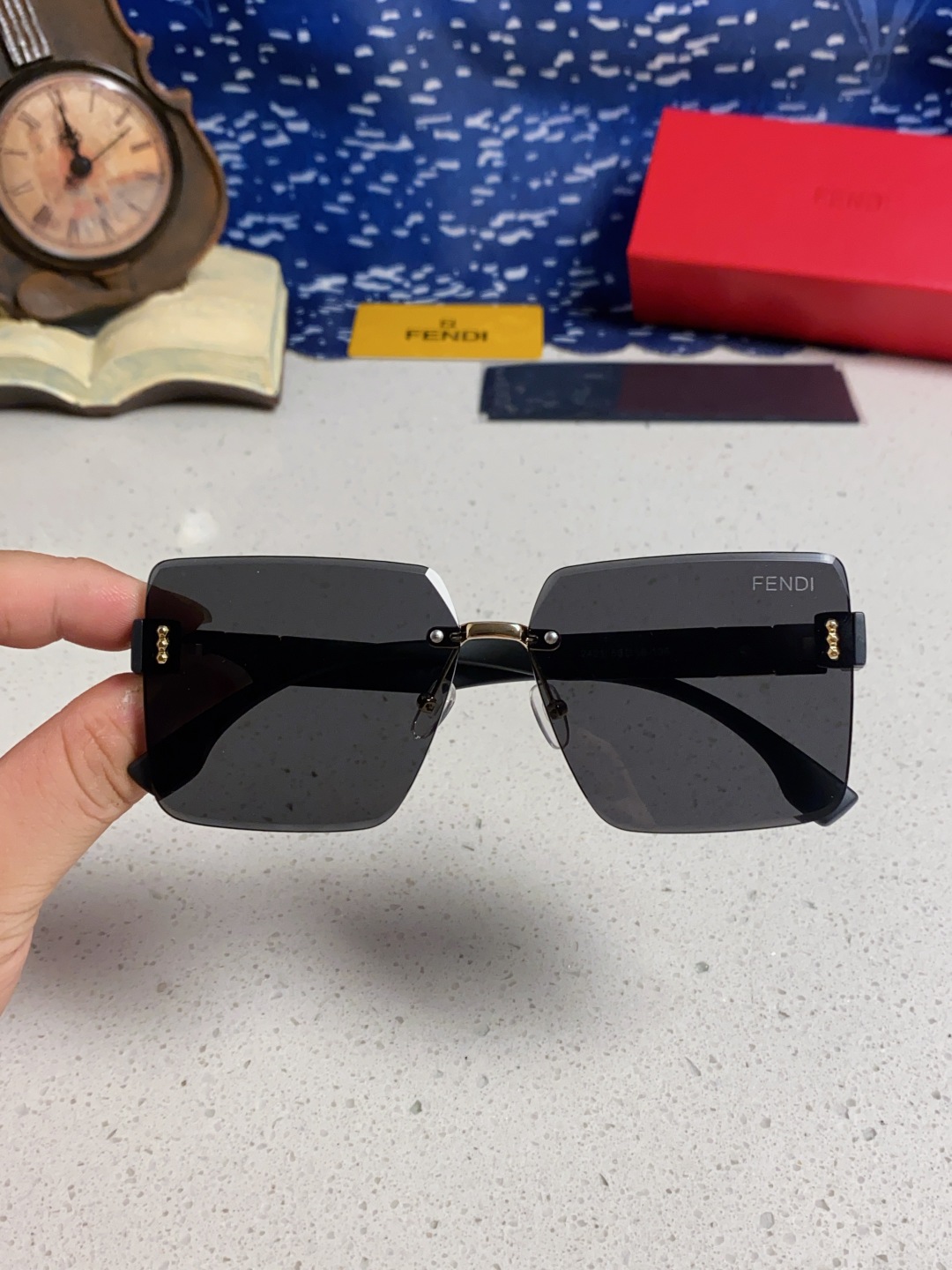 Fendi芬迪 2025新款欧美复古无框墨镜女款高级感防晒方形显瘦防紫外线个性太阳镜