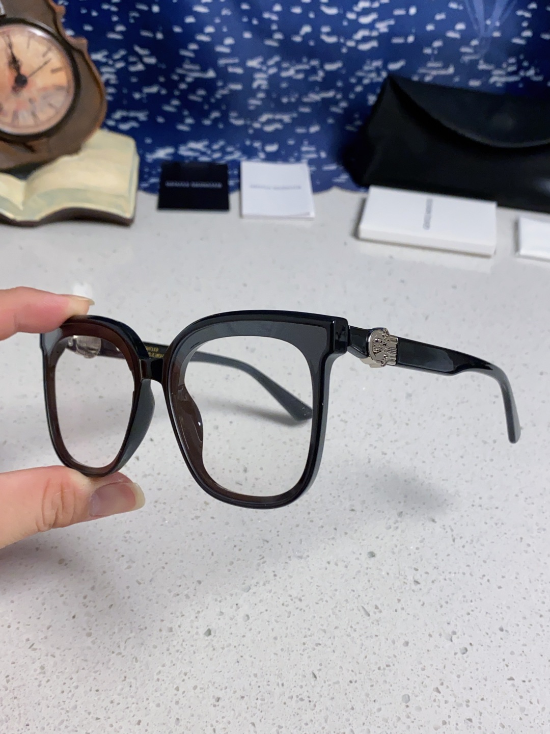 Gentle Moster(GM) 2025新款gm蒙口联名款方框素颜瘦脸潮太阳眼镜 型号：SWIPE4