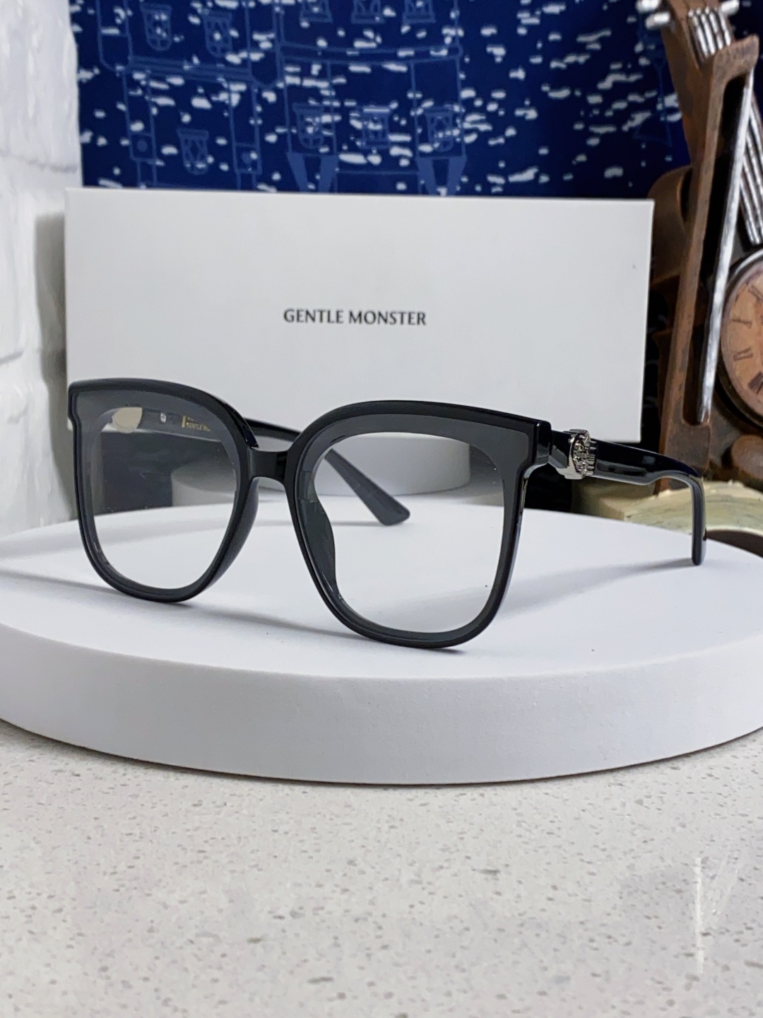 Gentle Moster(GM) 2025新款gm蒙口联名款方框素颜瘦脸潮太阳眼镜 型号：SWIPE4