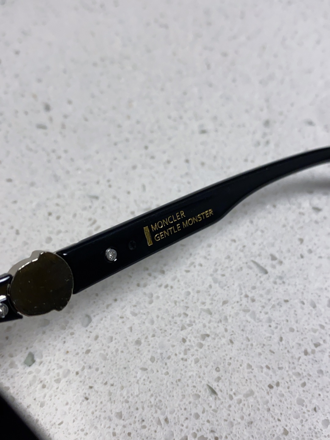 Gentle Moster(GM) 2025新款gm蒙口联名款方框素颜瘦脸潮太阳眼镜 型号：SWIPE4